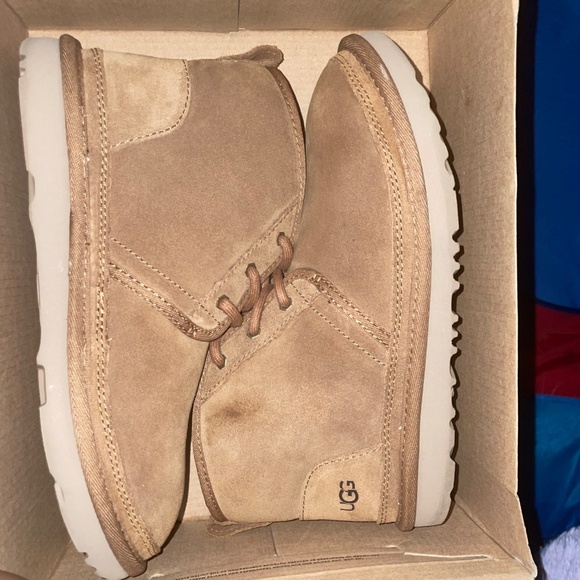 K neumel ll che uggs shoes - Picture 2 of 8